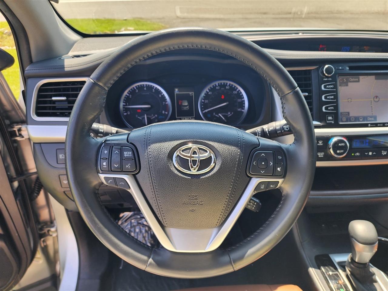Toyota Highlander Limited FWD V6 2019