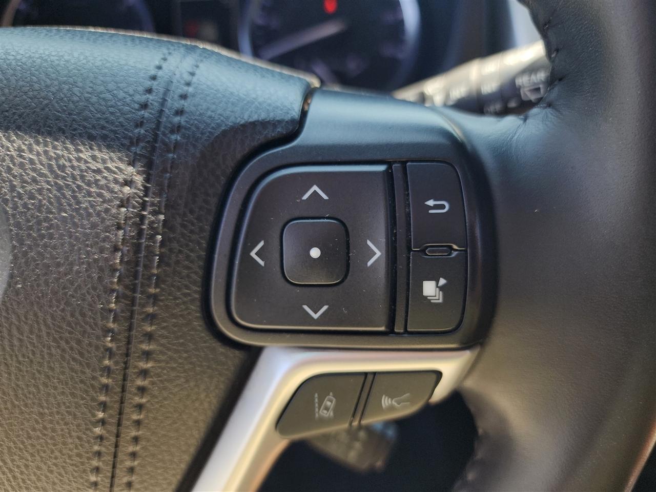 Toyota Highlander Limited FWD V6 2019