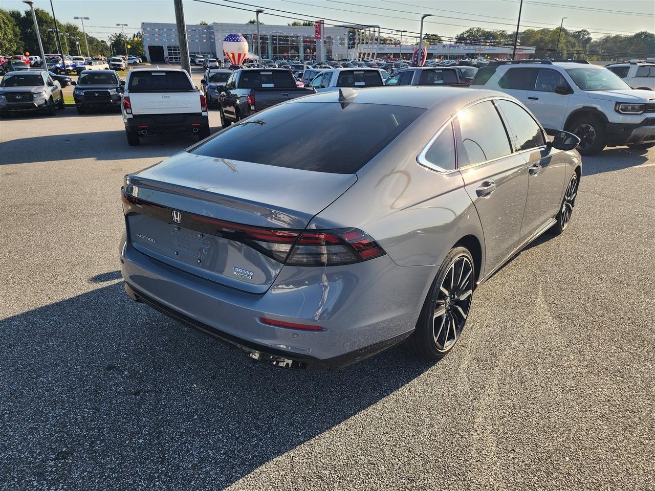 Honda Accord Touring Hybrid 2026