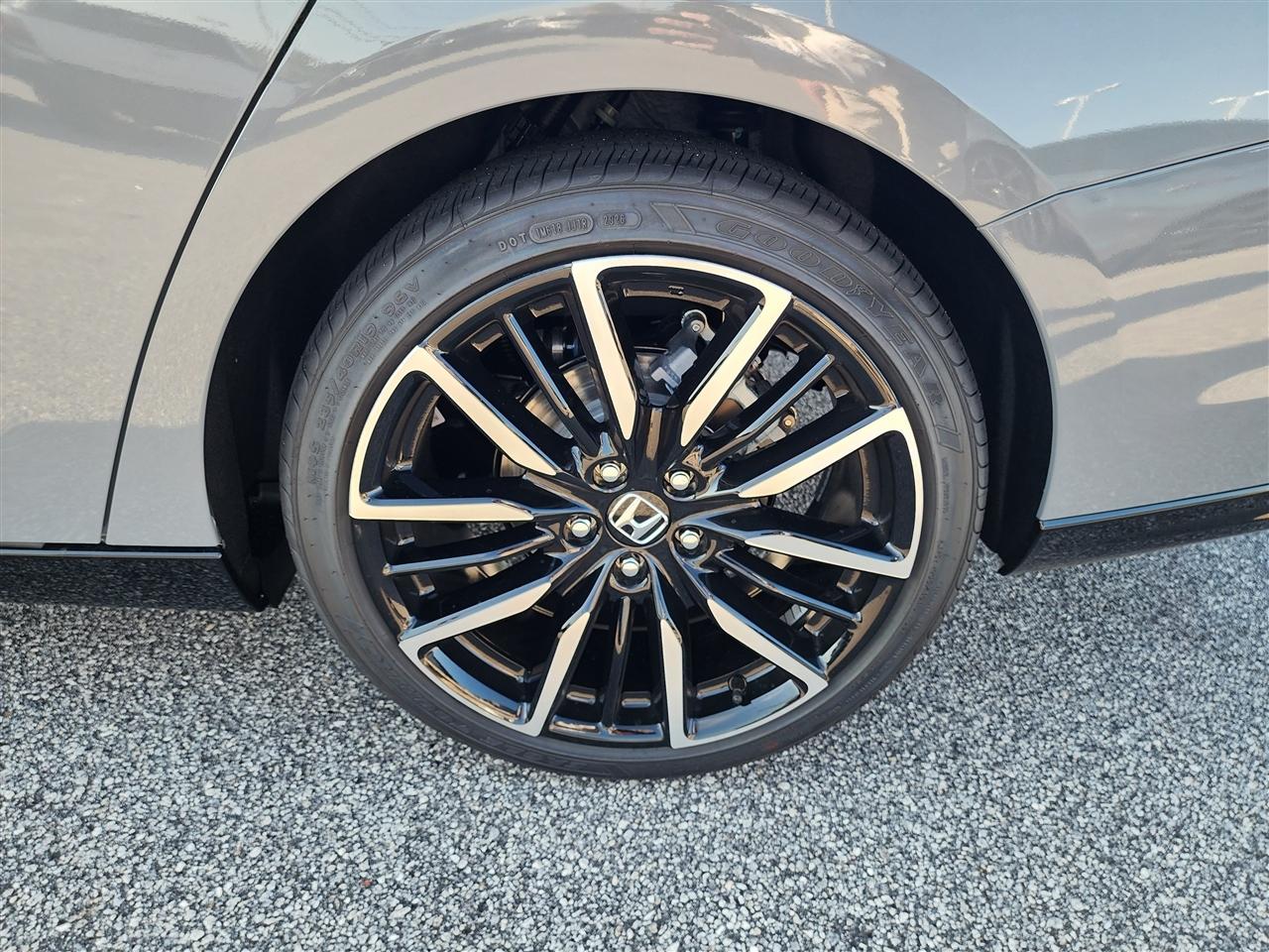 Honda Accord Touring Hybrid 2026