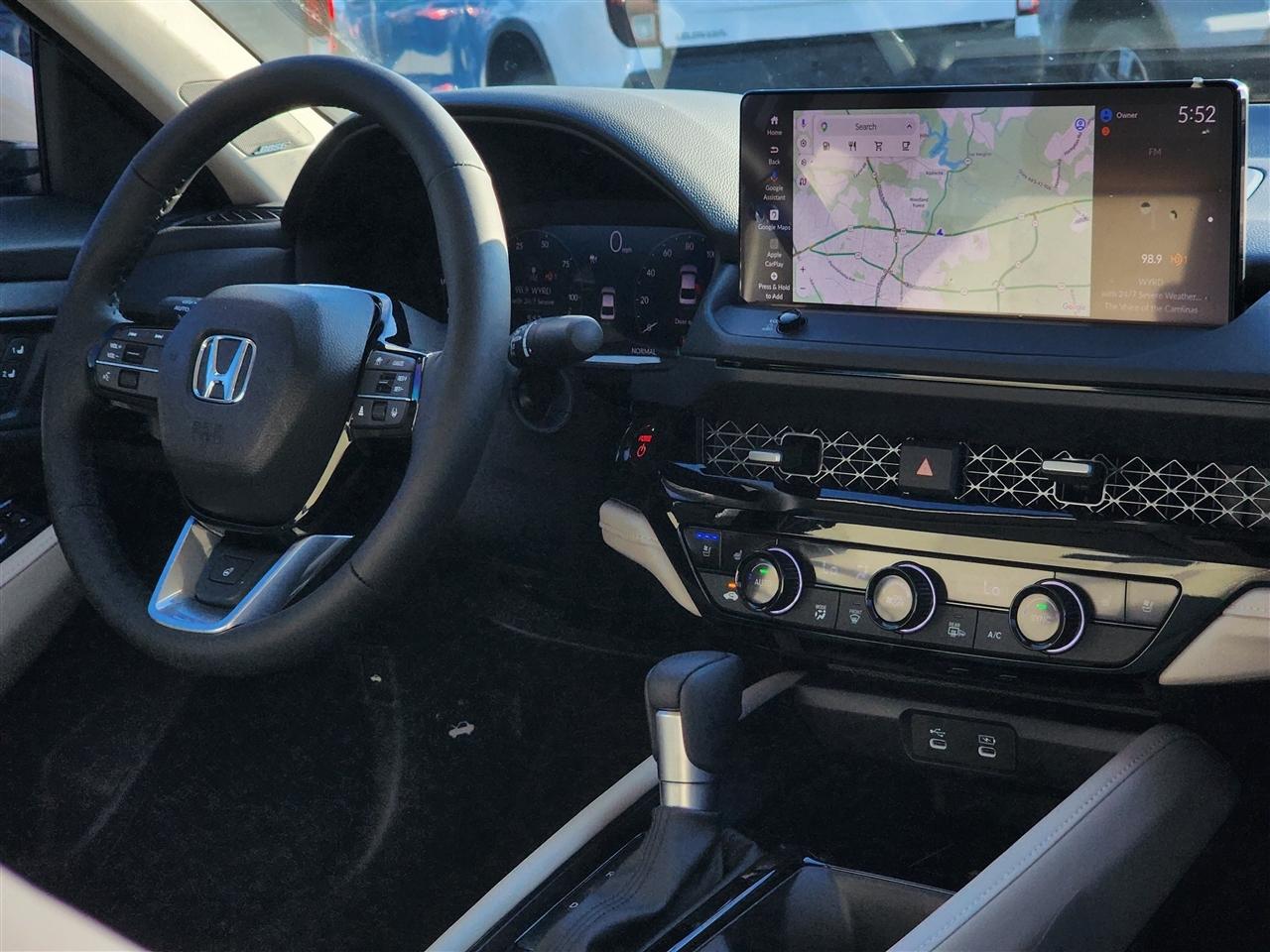 Honda Accord Touring Hybrid 2026