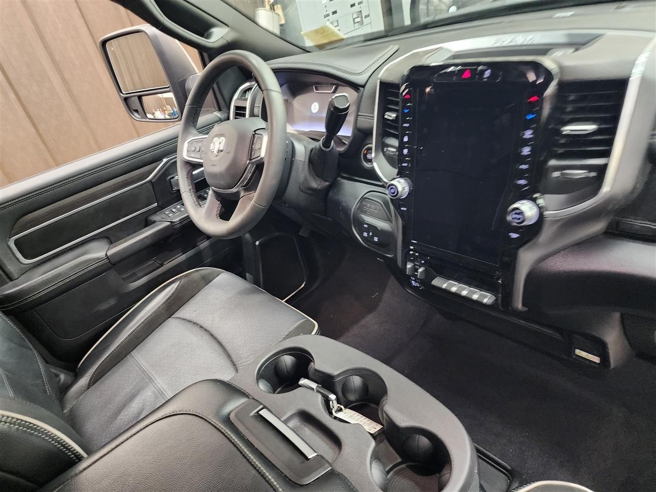 RAM 2500 Laramie Crew Cab 4WD 2026