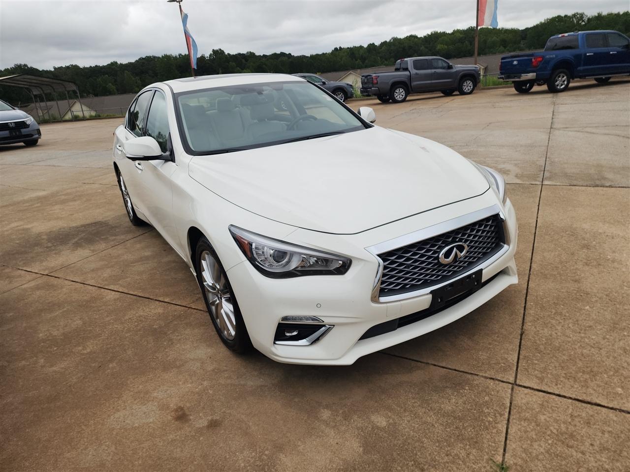 Infiniti Q50 3.0t LUXE 2021