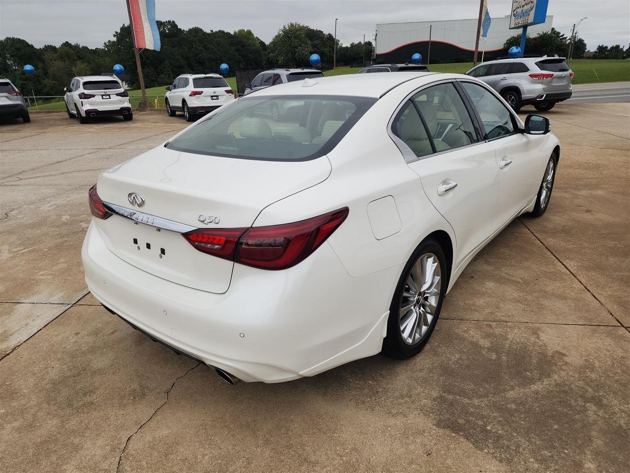 Infiniti Q50 3.0t LUXE 2021