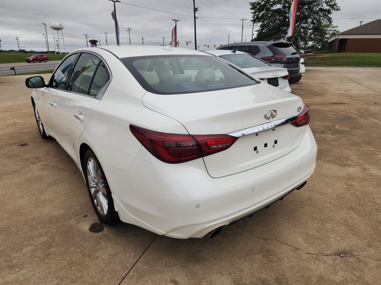 Infiniti Q50 3.0t LUXE 2021