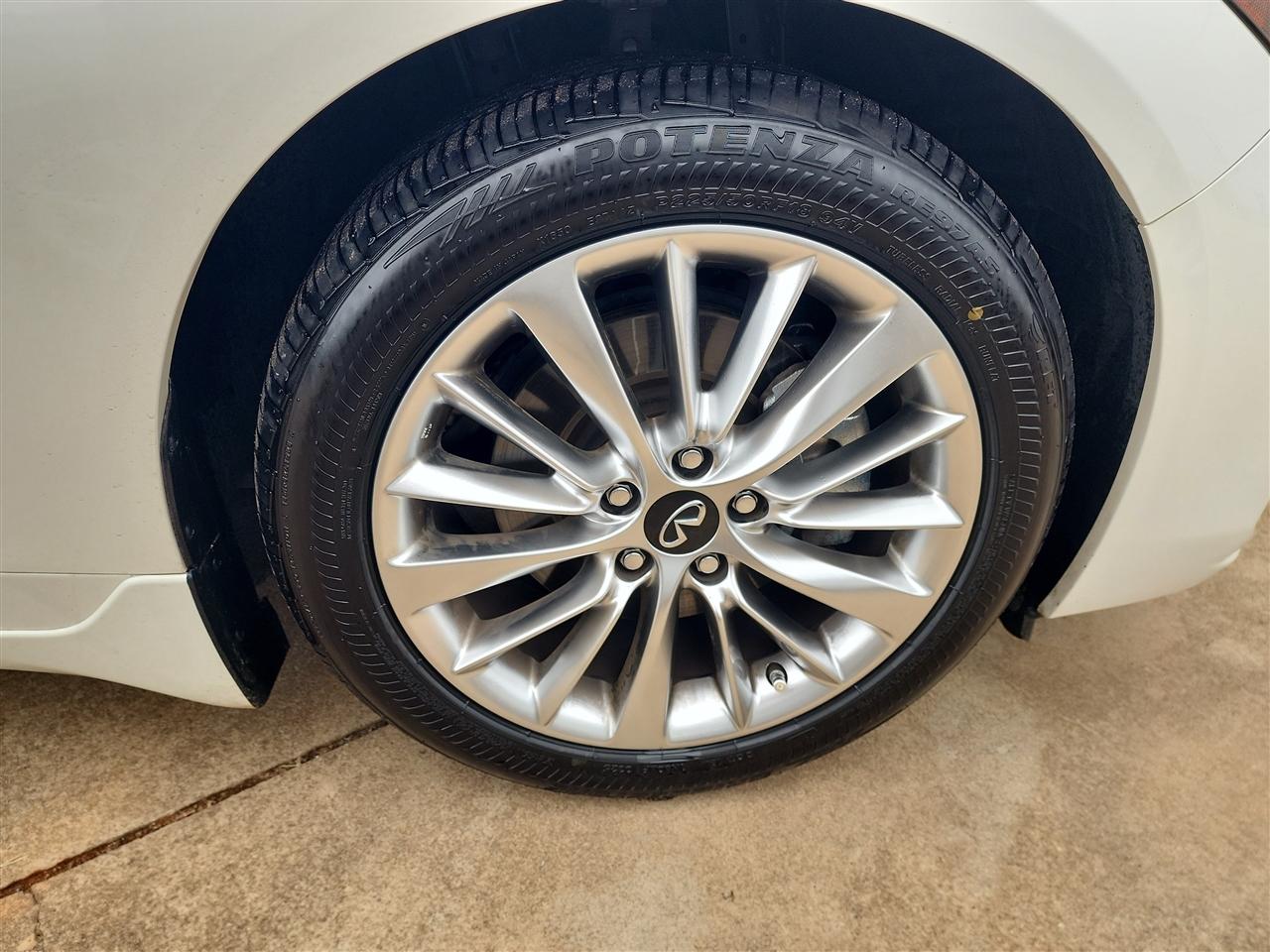 Infiniti Q50 3.0t LUXE 2021