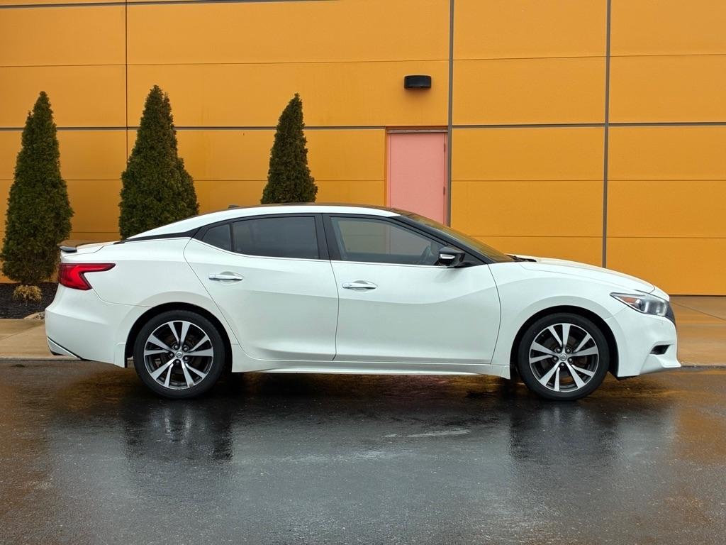 Nissan Maxima  2017