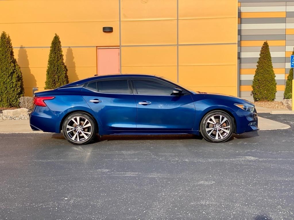 Nissan Maxima  2016