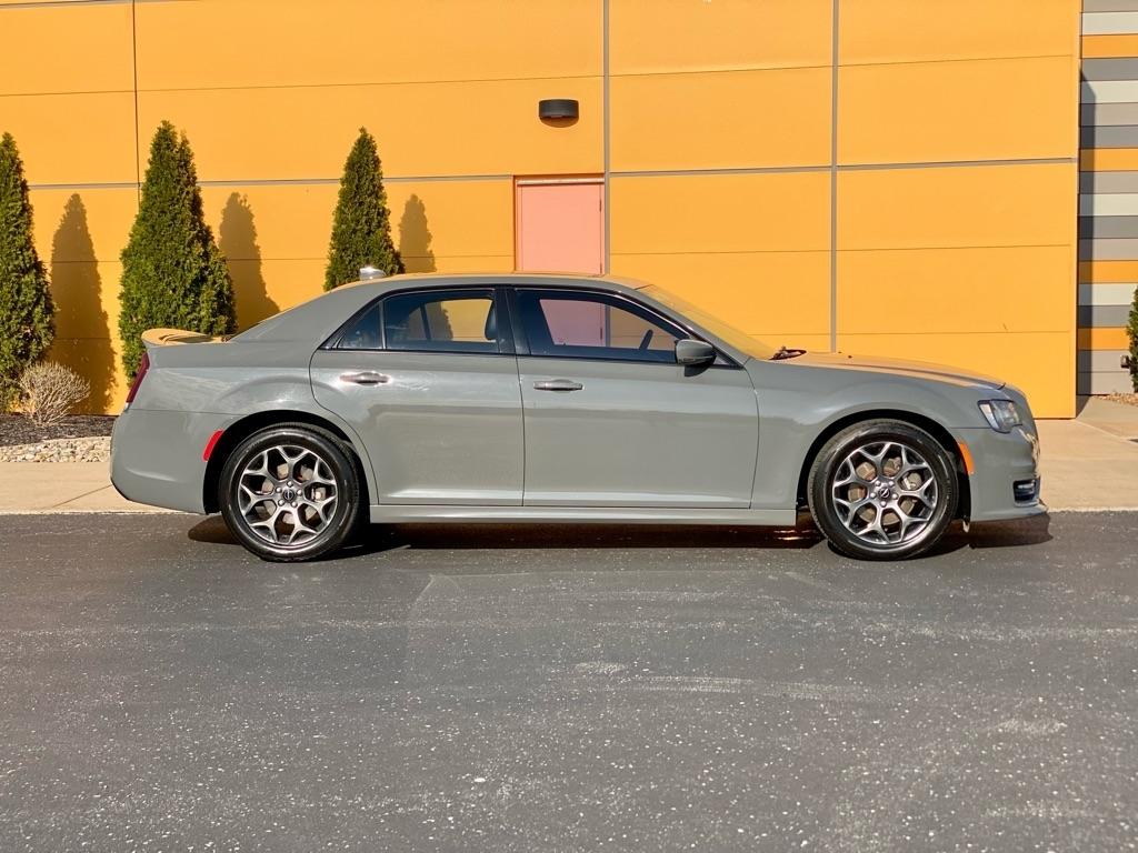 Chrysler 300  2017
