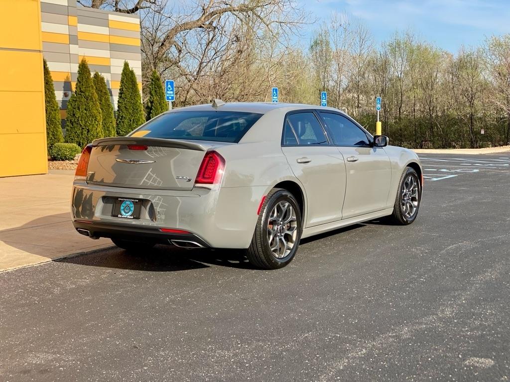 Chrysler 300  2017