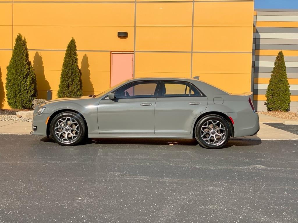 Chrysler 300  2017
