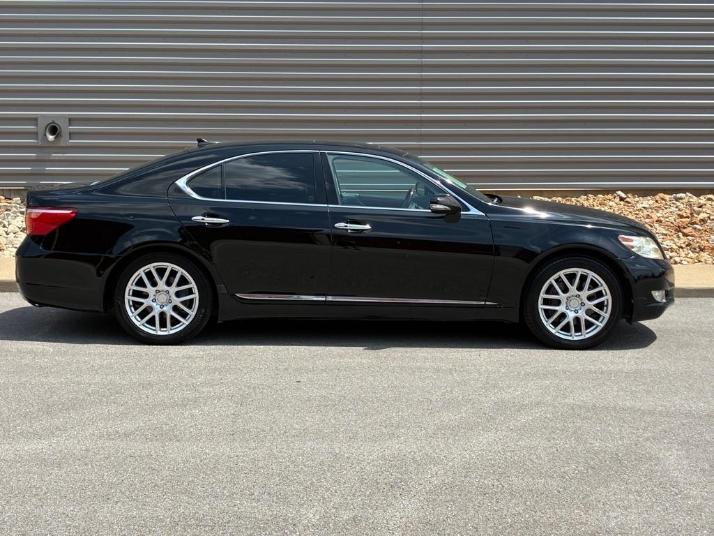 Lexus LS 460  2011
