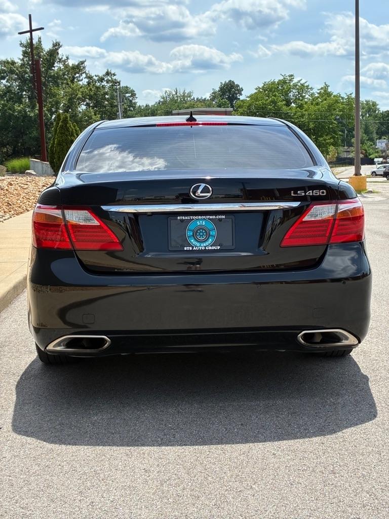 Lexus LS 460  2011