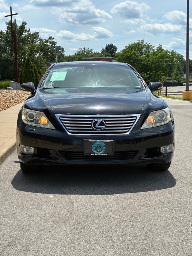 Lexus LS 460  2011
