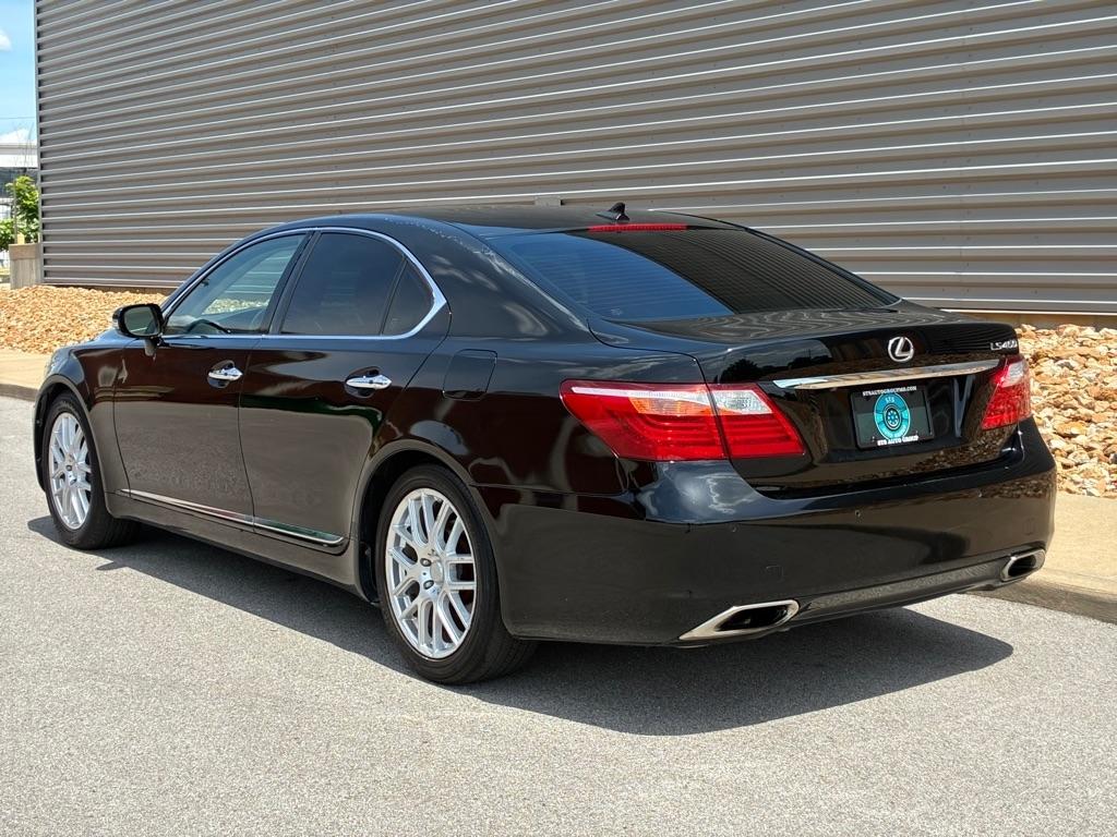 Lexus LS 460  2011