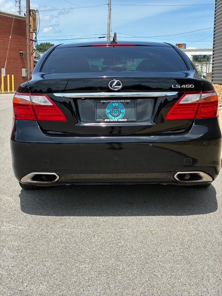 Lexus LS 460  2011