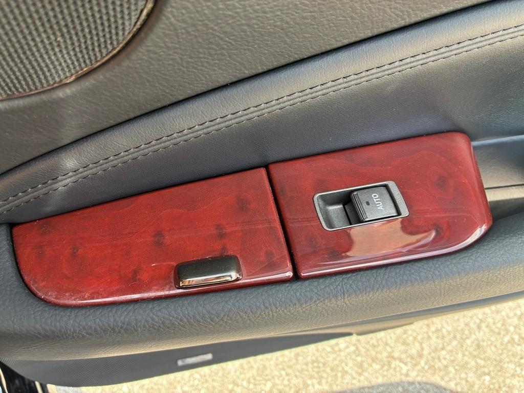 Lexus LS 460  2011