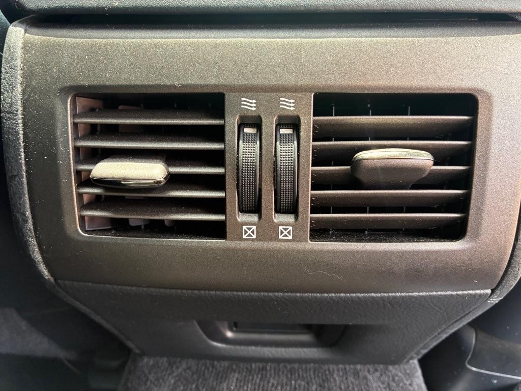 Lexus LS 460  2011