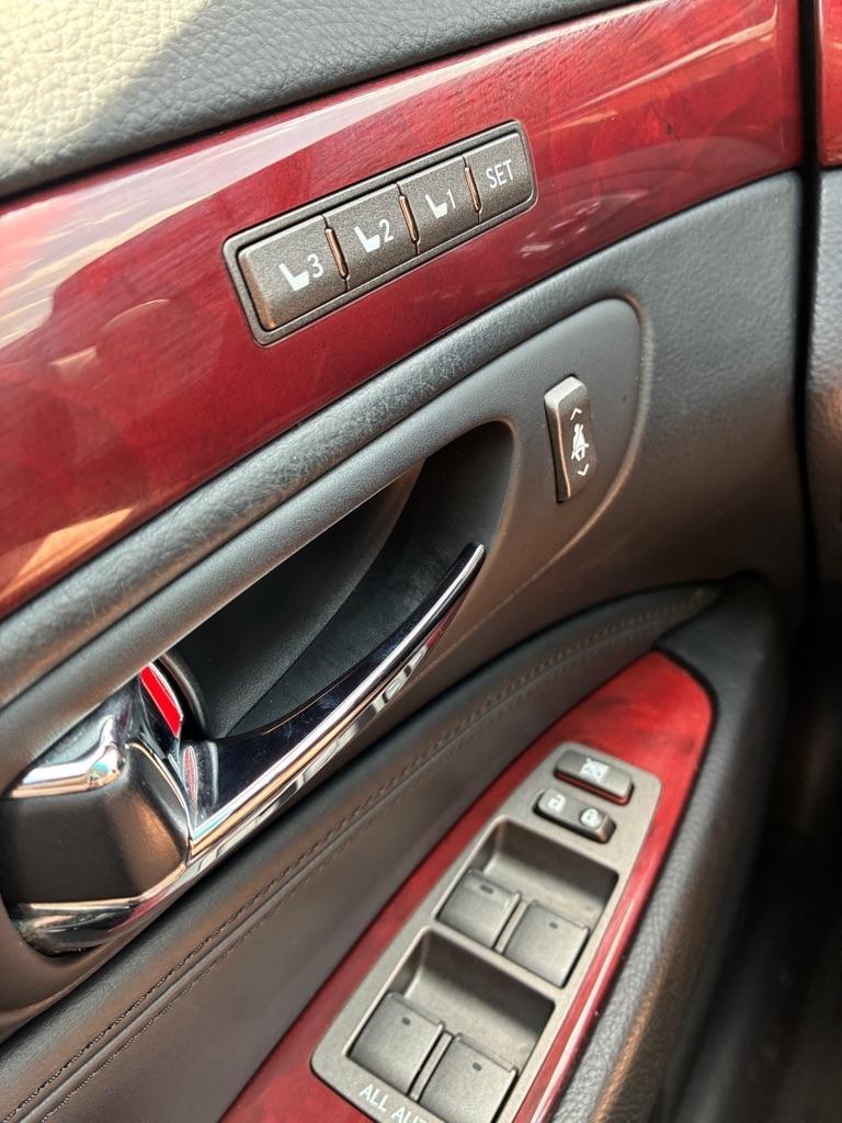 Lexus LS 460  2011