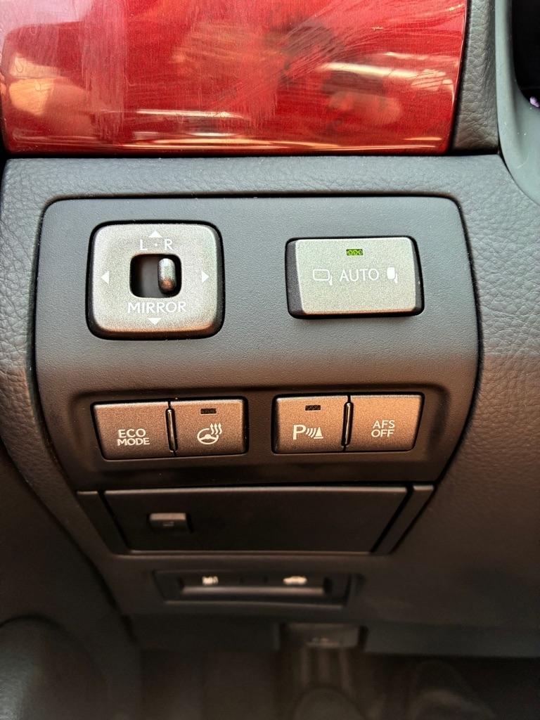 Lexus LS 460  2011