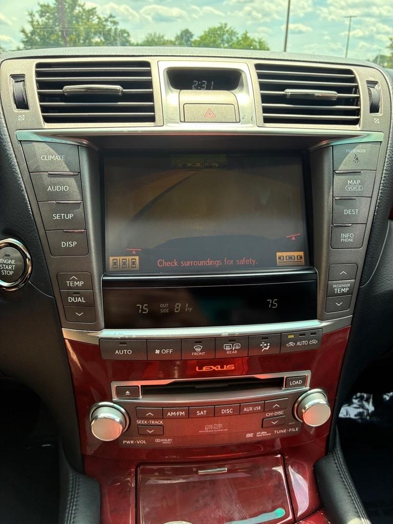 Lexus LS 460  2011