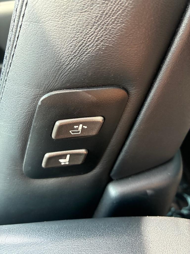 Lexus LS 460  2011