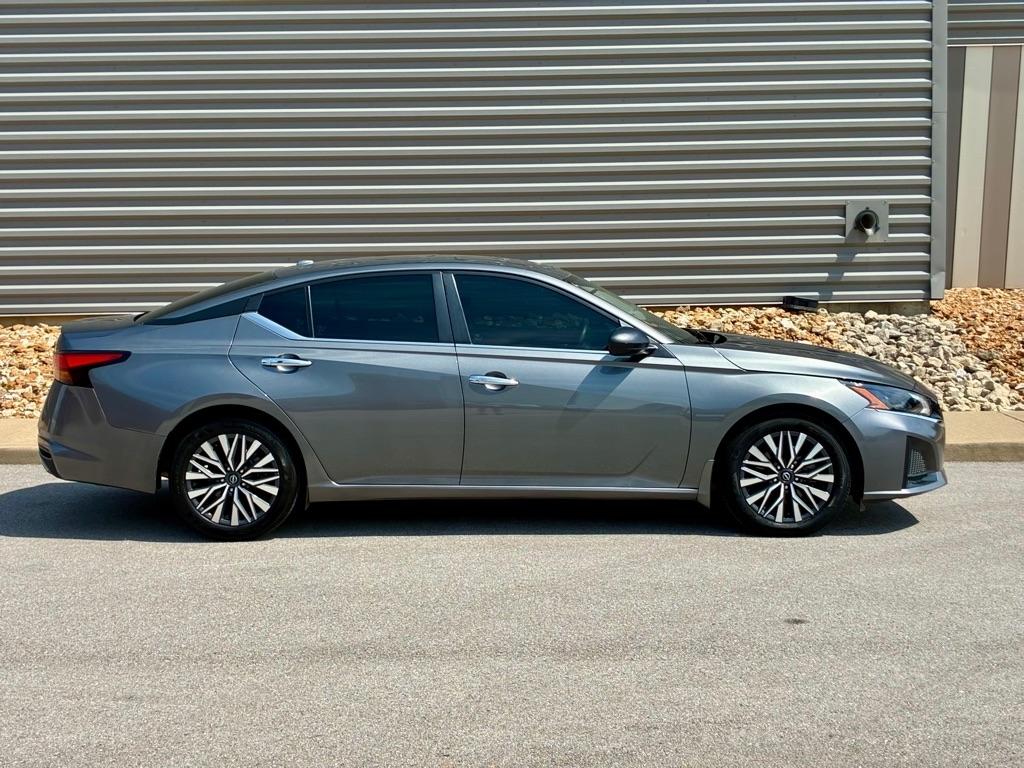 Nissan Altima  2024