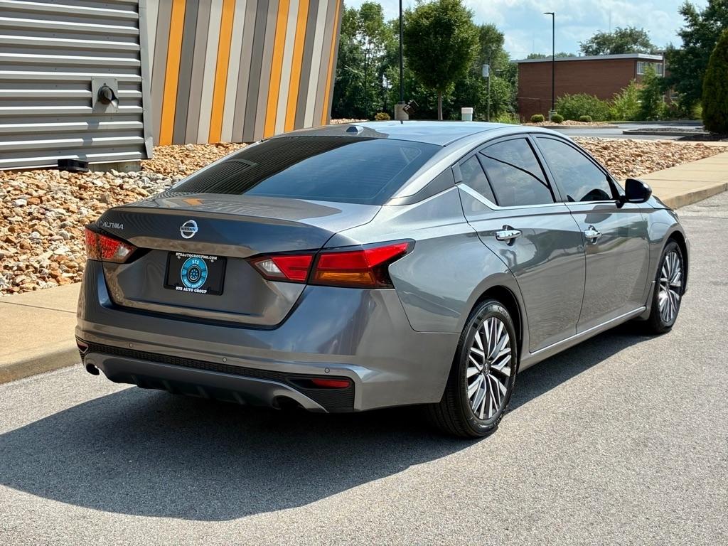 Nissan Altima  2024