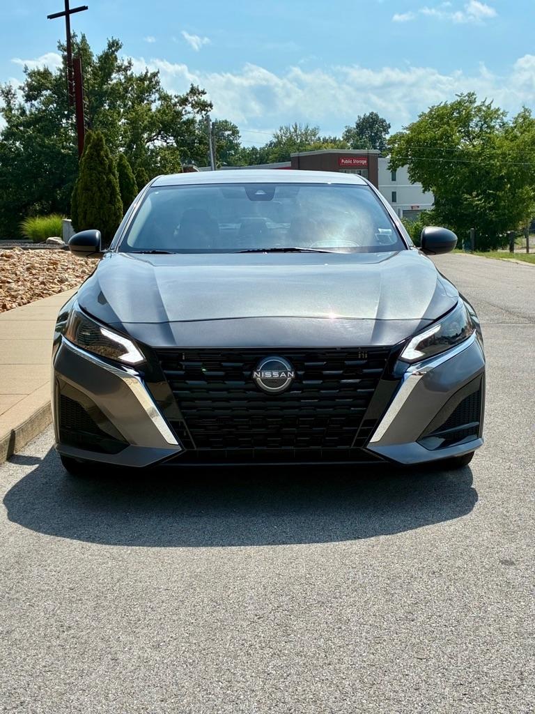Nissan Altima  2024
