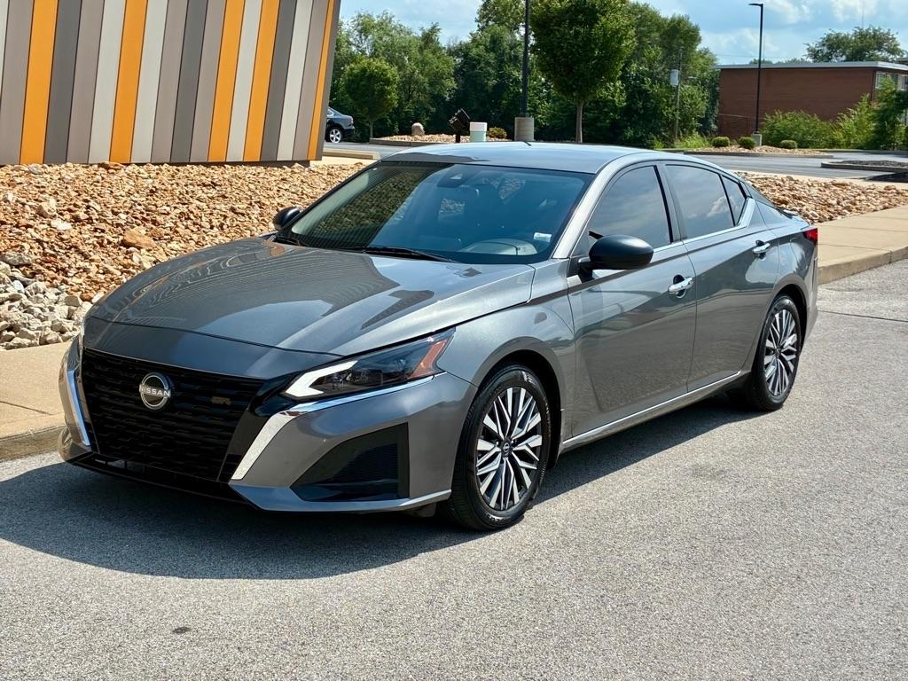 Nissan Altima  2024