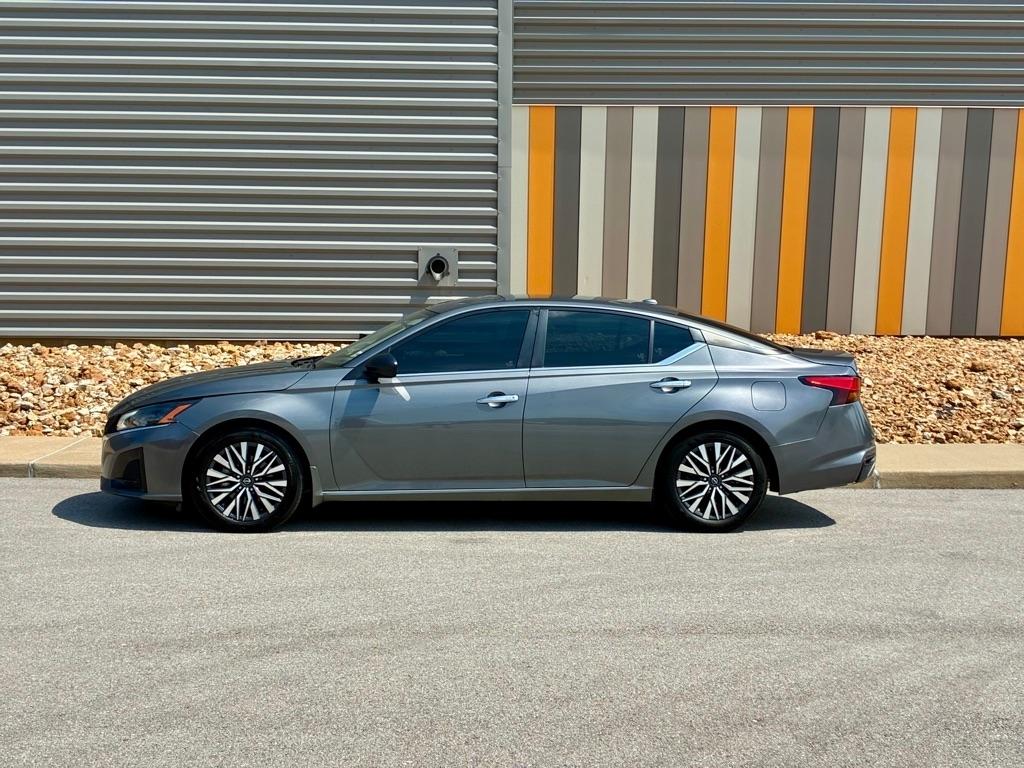 Nissan Altima  2024