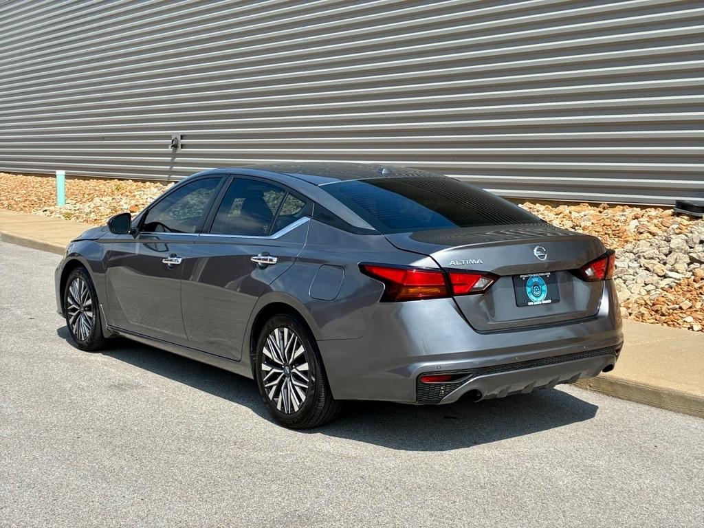 Nissan Altima  2024