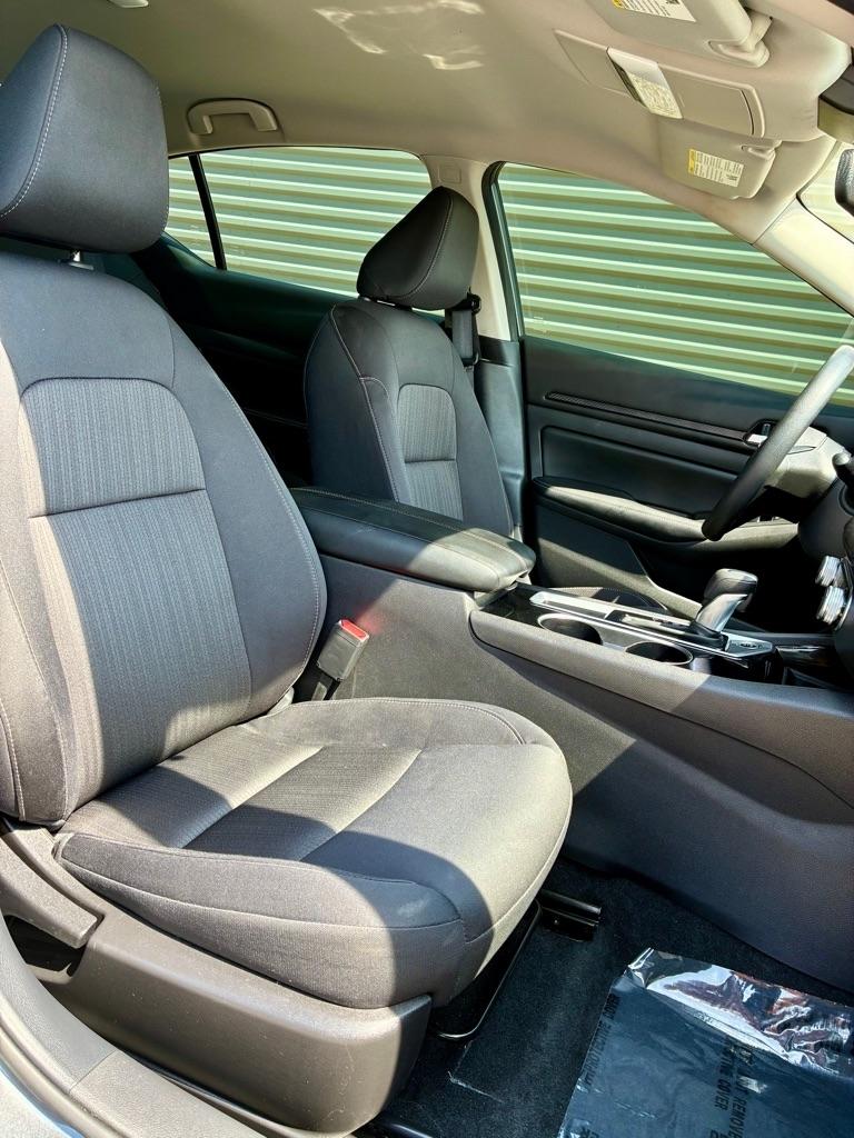 Nissan Altima  2024