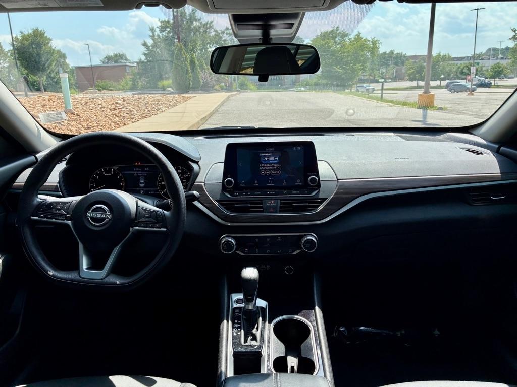 Nissan Altima  2024