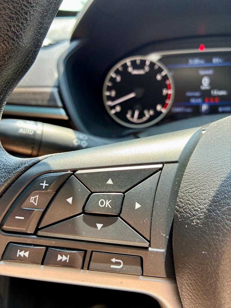 Nissan Altima  2024