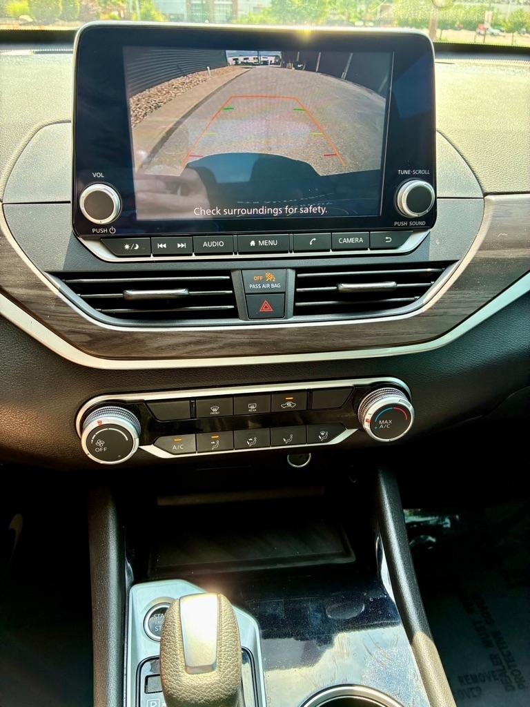 Nissan Altima  2024