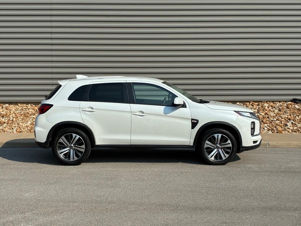 Mitsubishi Outlander Sport  2021