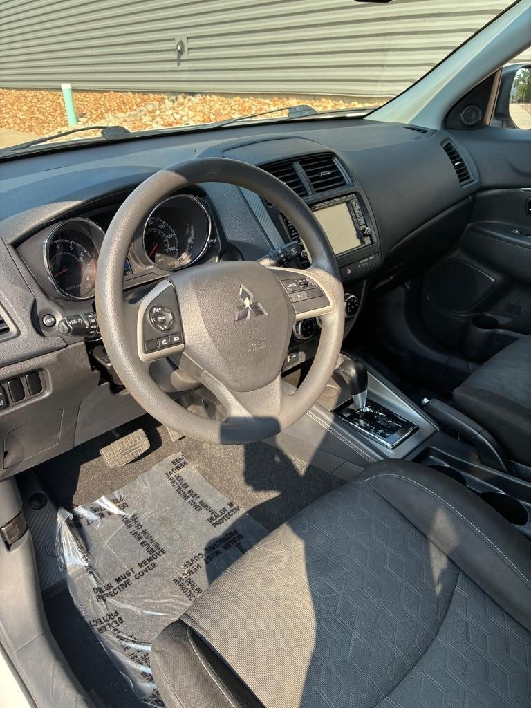 Mitsubishi Outlander Sport  2021