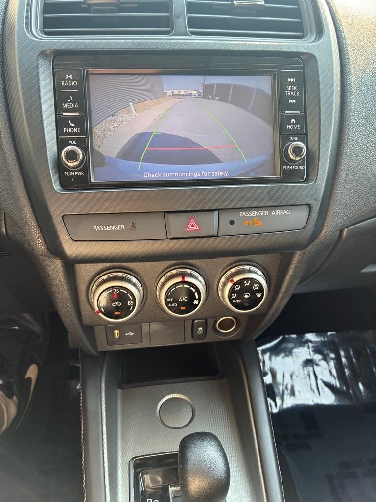 Mitsubishi Outlander Sport  2021
