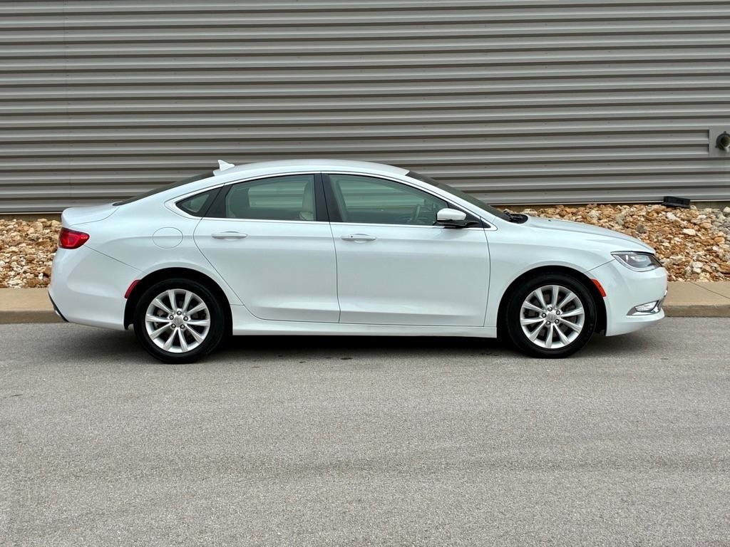 Chrysler 200  2015
