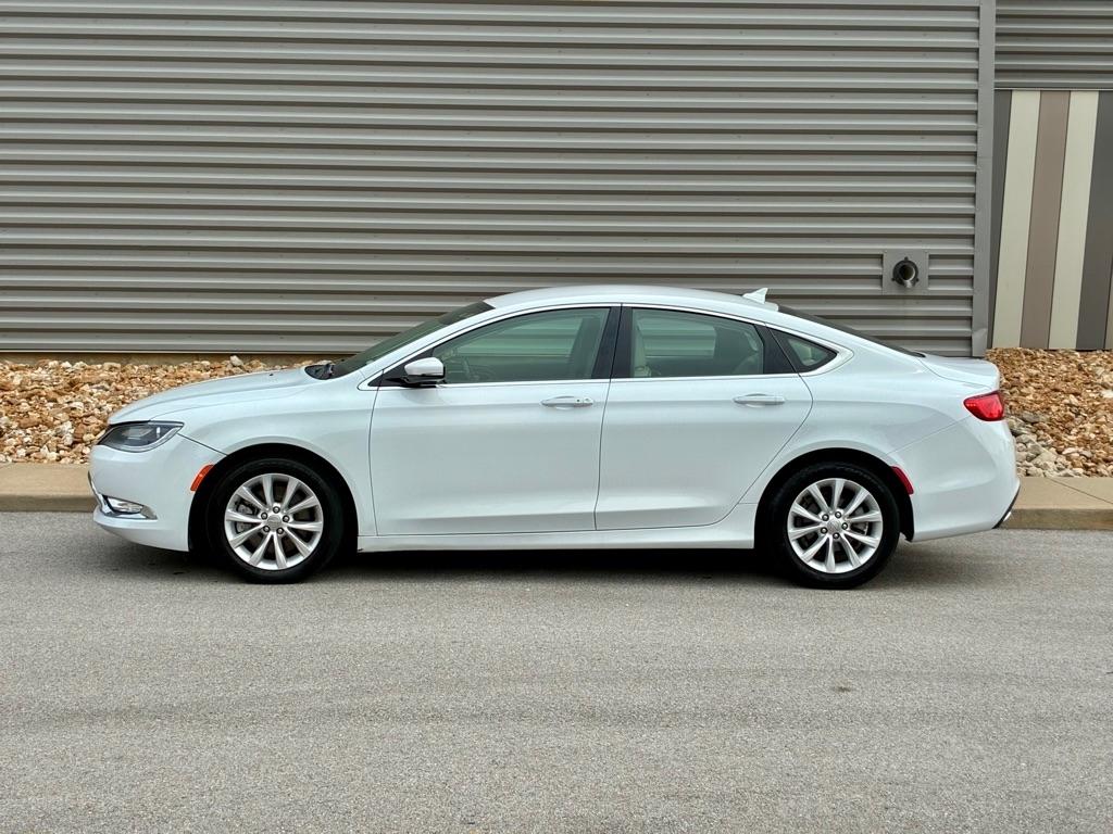 Chrysler 200  2015