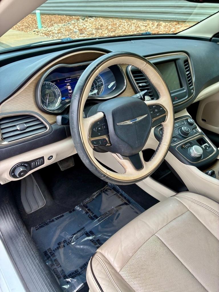 Chrysler 200  2015