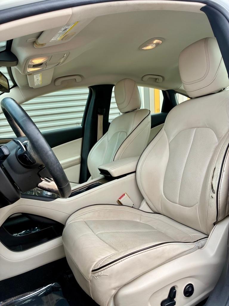 Chrysler 200  2015