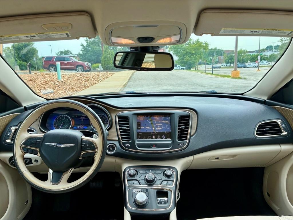 Chrysler 200  2015