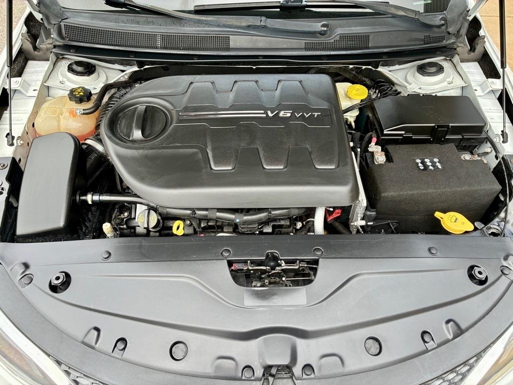 Chrysler 200  2015
