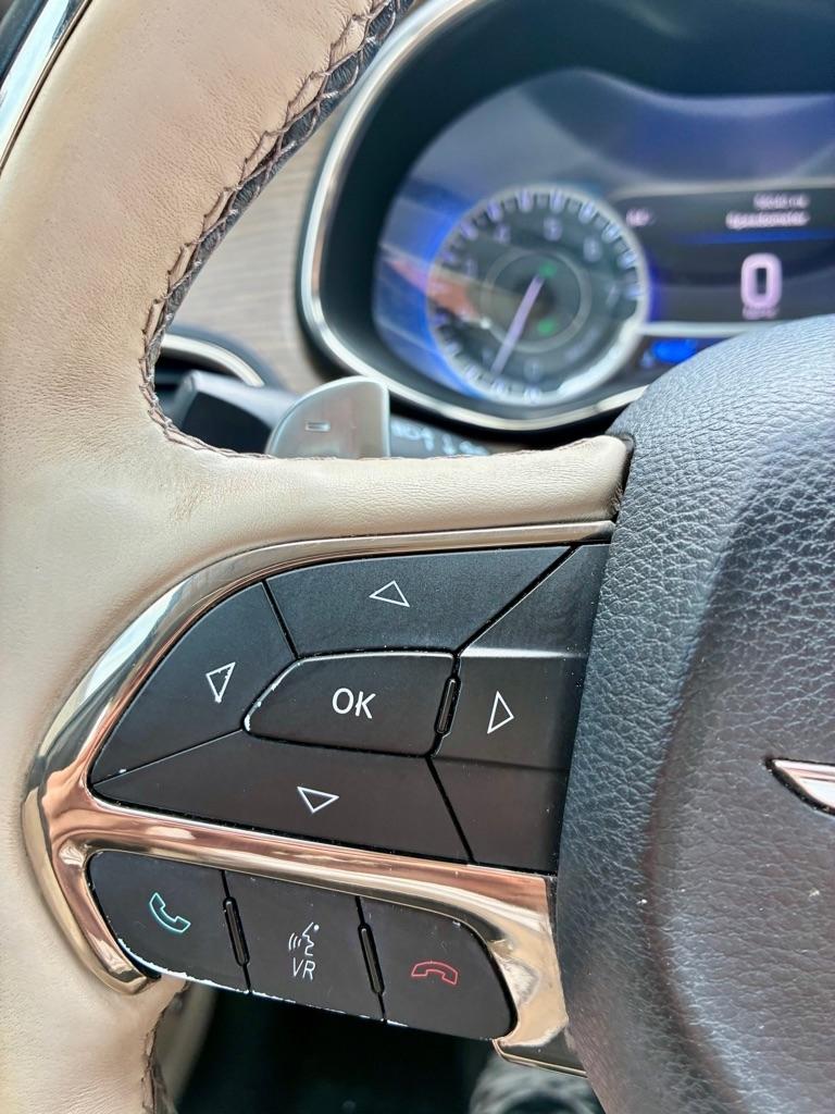 Chrysler 200  2015
