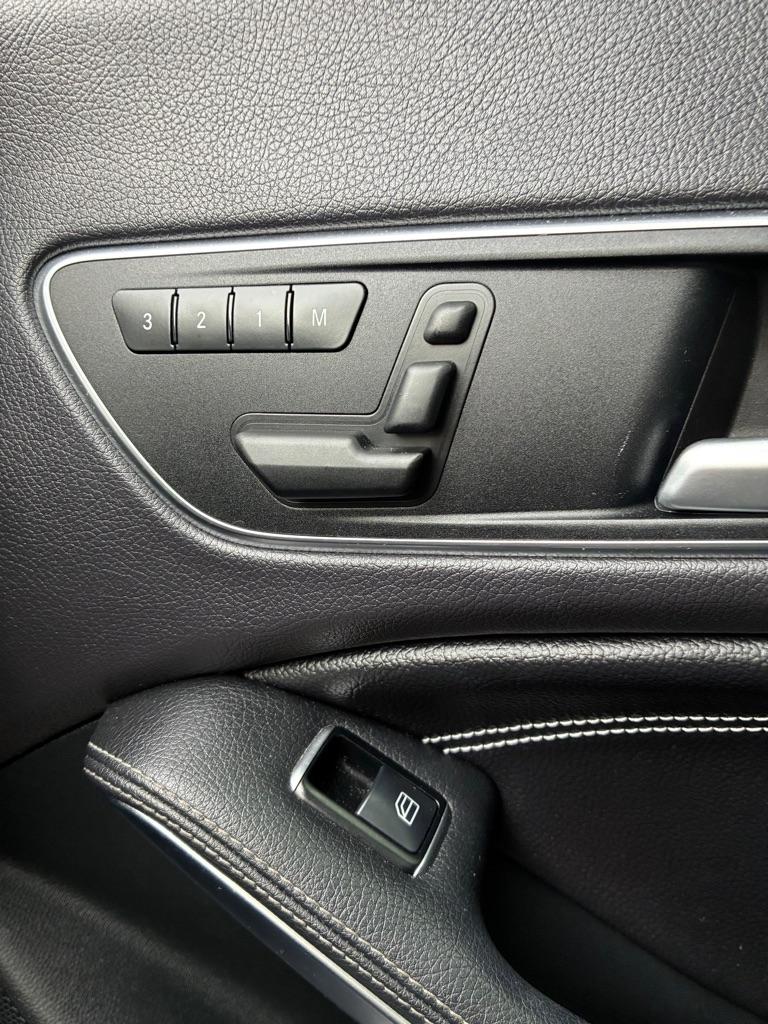 Mercedes-Benz CLA-Class  2015