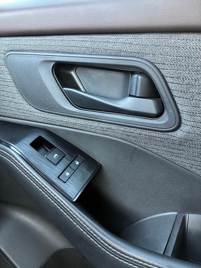 Nissan Rogue  2021