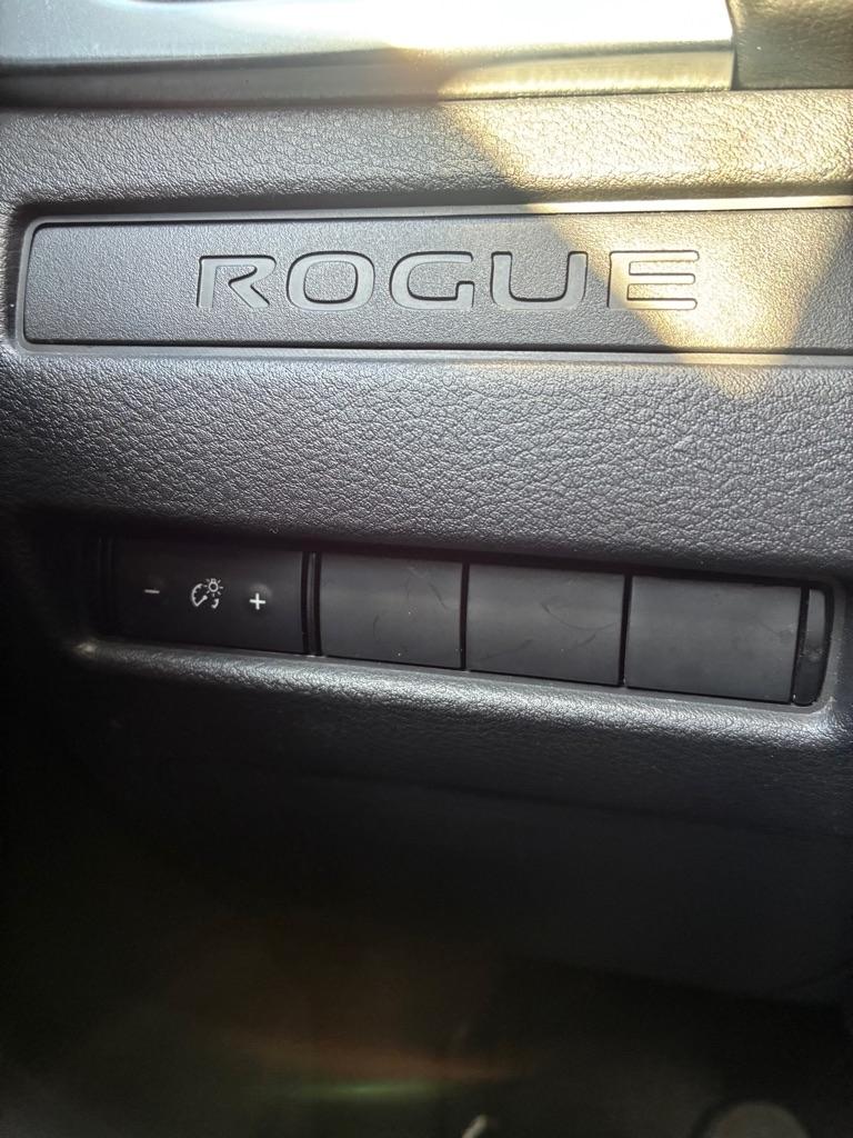 Nissan Rogue  2021