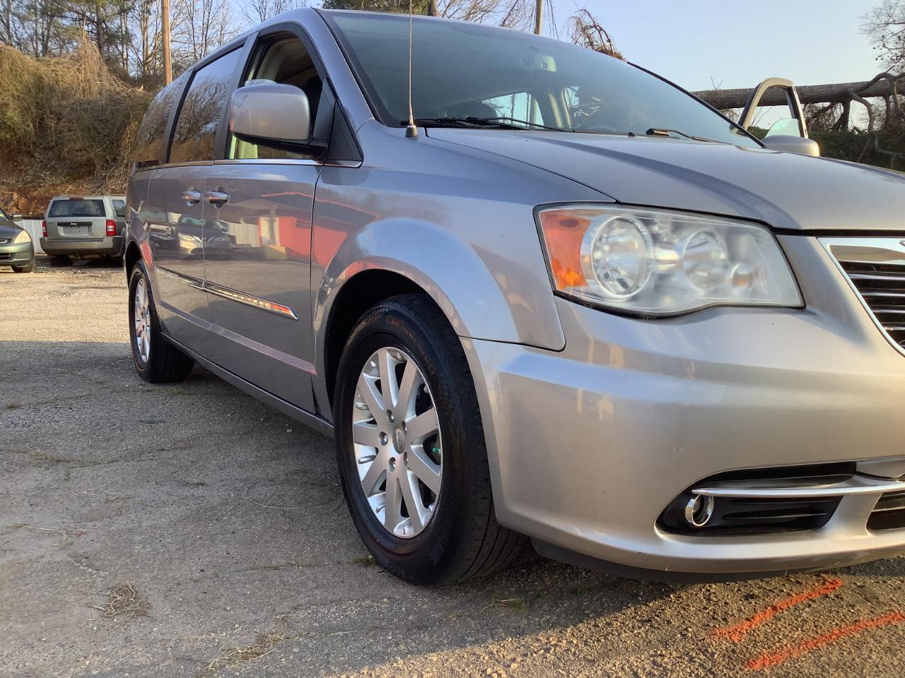 2013 Chrysler Town & Country Touring